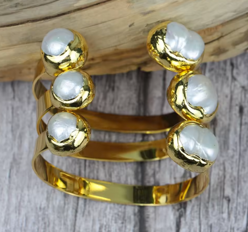 Victoria Pearl Bangle